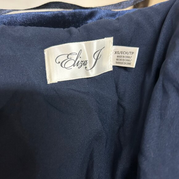 Eliza J Dark Blue Velvet Jacket/Blazer, Size XS - Picture 3 of 5
